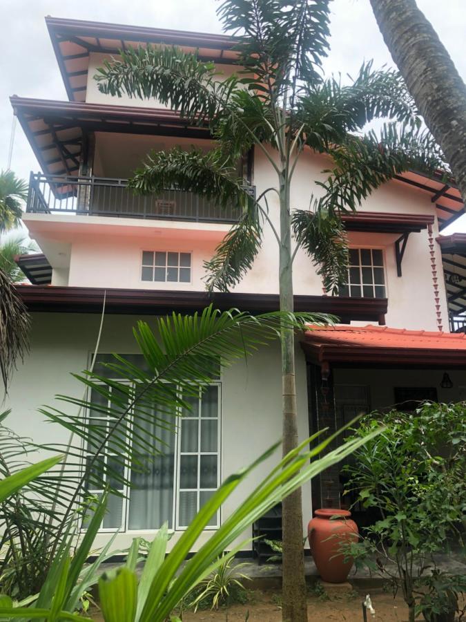 Hiriketiya New Radiant House Hotel ดิคเวลลา ภายนอก รูปภาพ