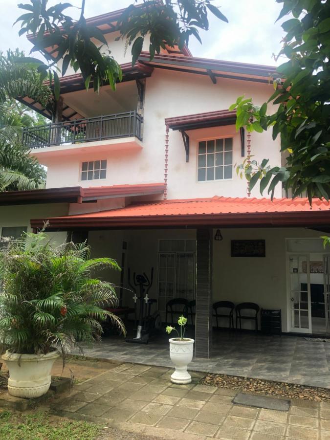 Hiriketiya New Radiant House Hotel ดิคเวลลา ภายนอก รูปภาพ