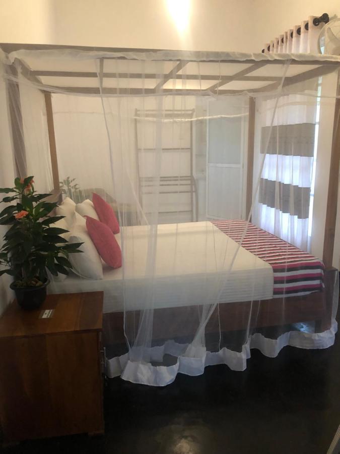 Hiriketiya New Radiant House Hotel ดิคเวลลา ภายนอก รูปภาพ