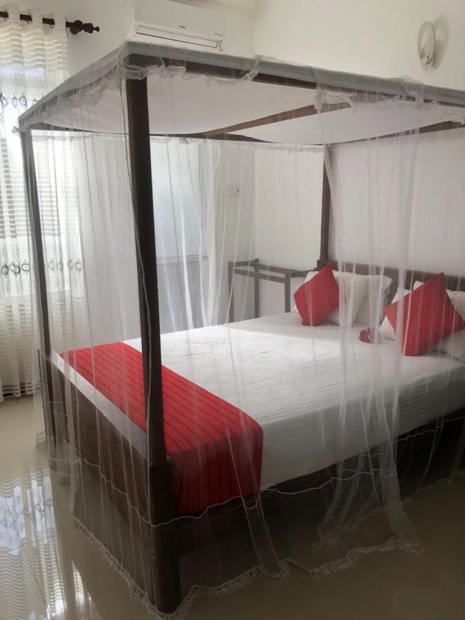 Hiriketiya New Radiant House Hotel ดิคเวลลา ภายนอก รูปภาพ