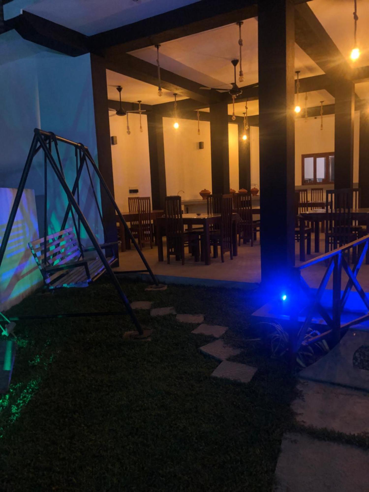 Hiriketiya New Radiant House Hotel ดิคเวลลา ภายนอก รูปภาพ