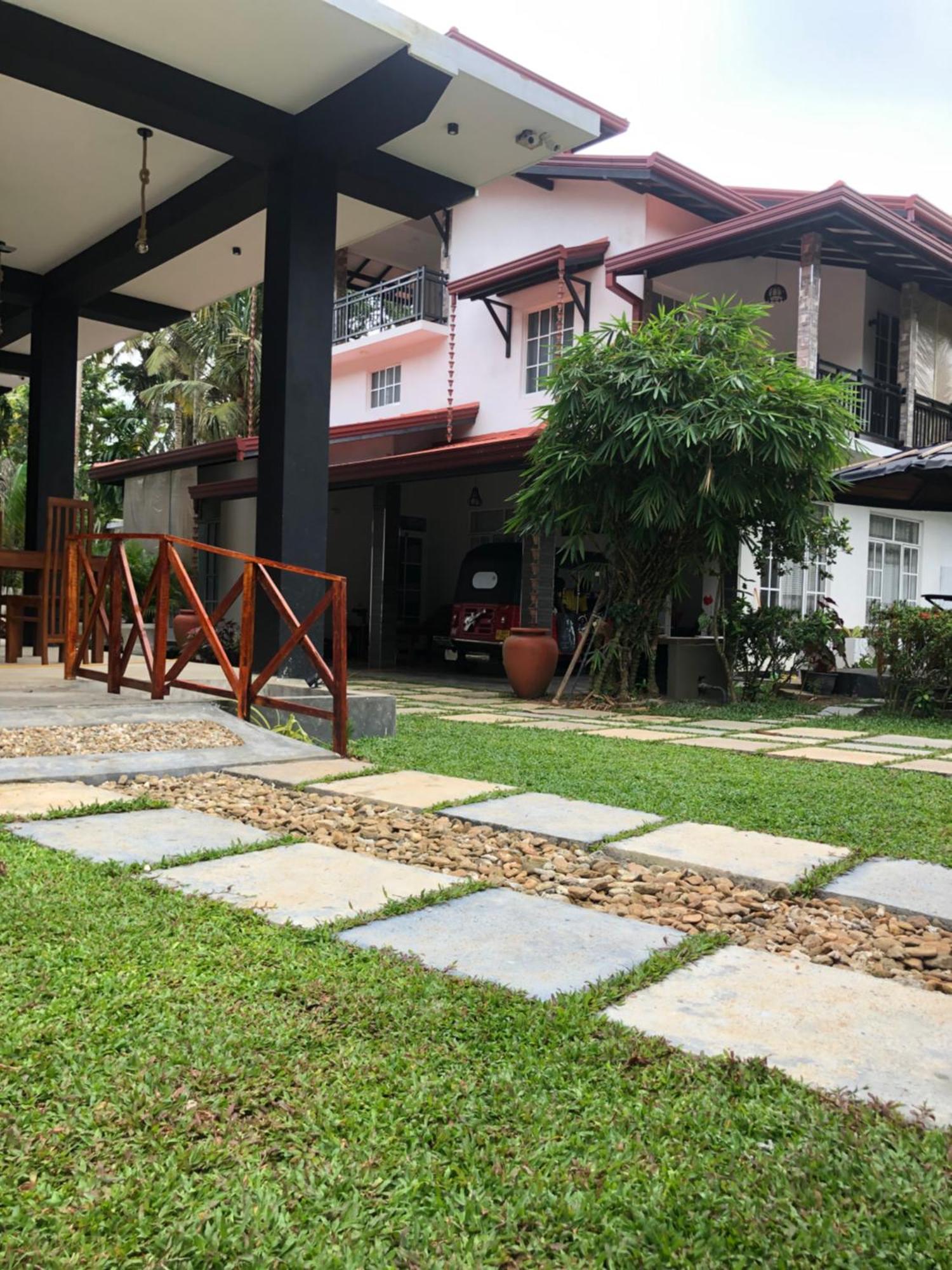 Hiriketiya New Radiant House Hotel ดิคเวลลา ภายนอก รูปภาพ