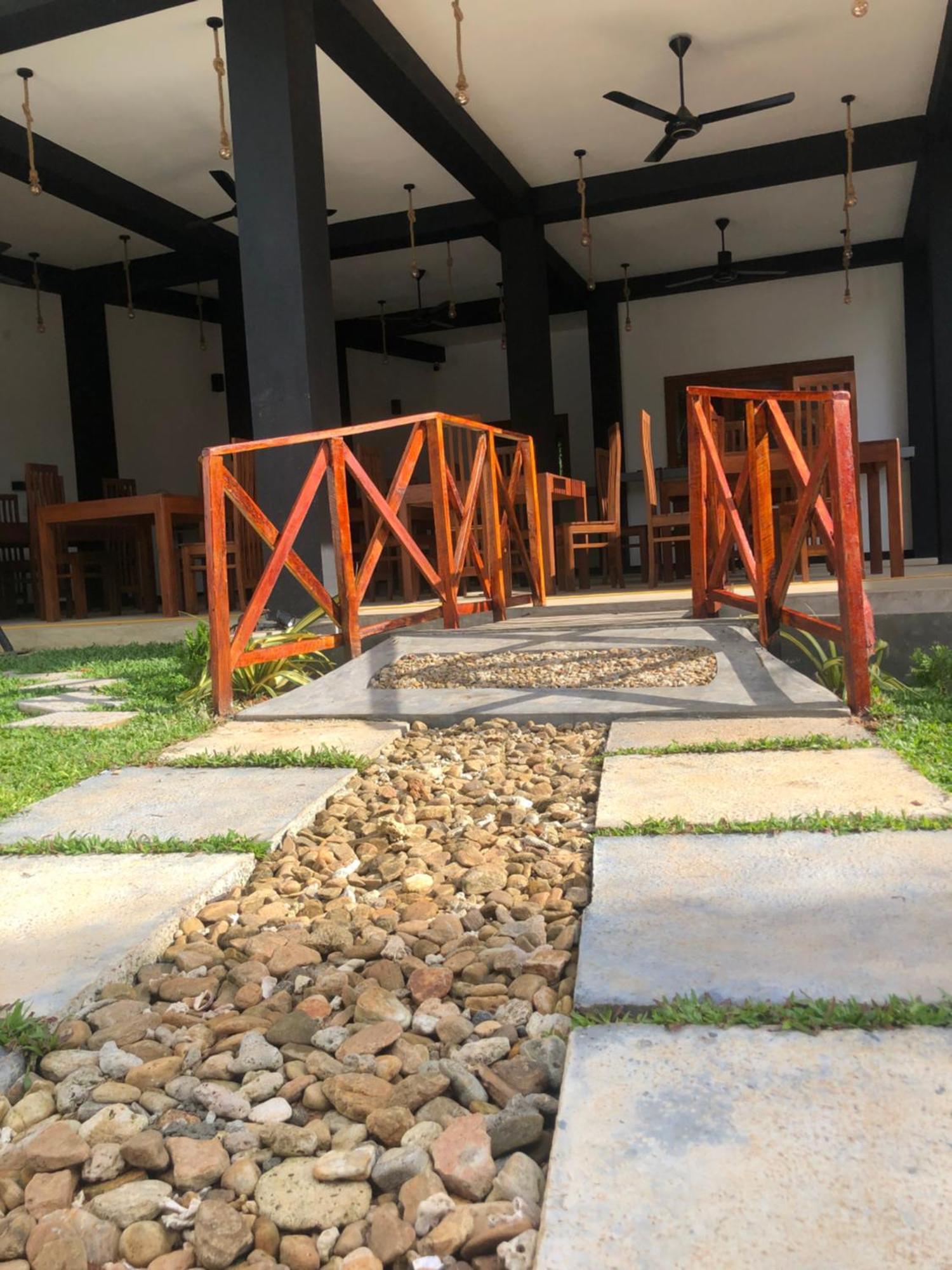 Hiriketiya New Radiant House Hotel ดิคเวลลา ภายนอก รูปภาพ