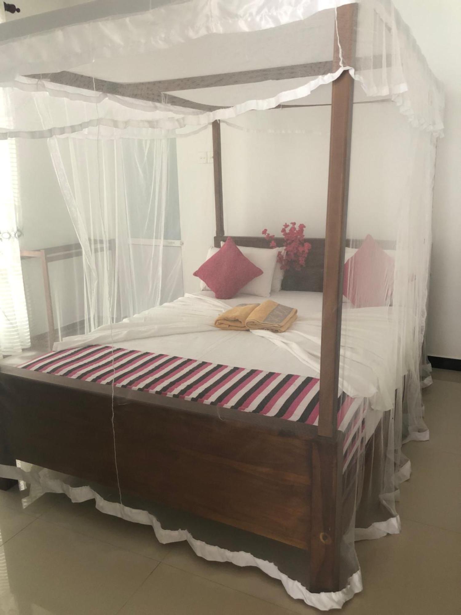 Hiriketiya New Radiant House Hotel ดิคเวลลา ภายนอก รูปภาพ
